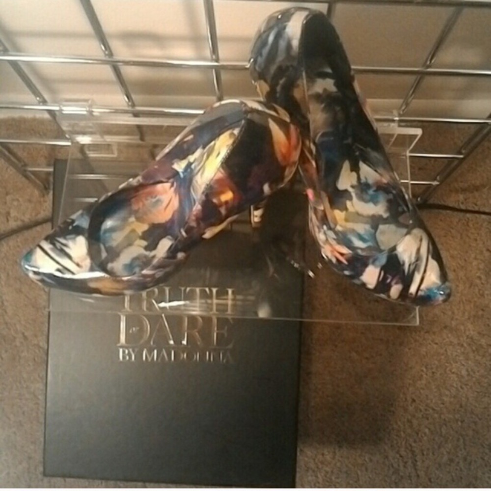 Truth or Dare by Madonna, Size 8 - Picture 4 of 4